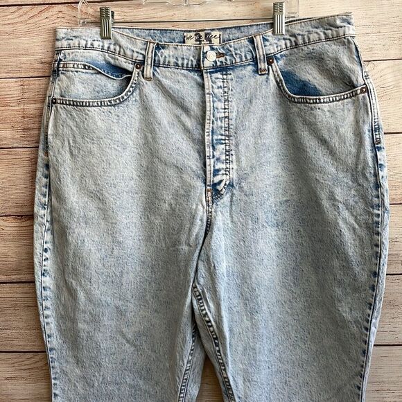 WE THE FREE CURVY JEANS - Picture 2 of 8